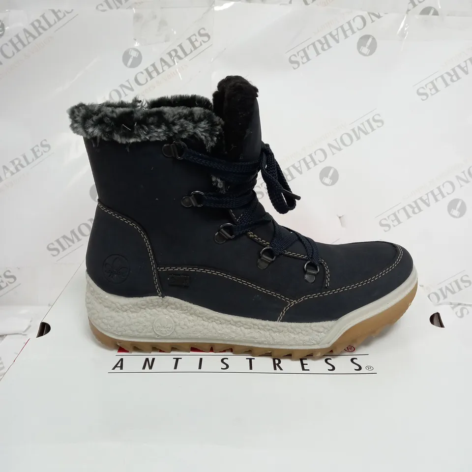 BOXED PAIR OF RIEKER WARM HIKING BOOTS, NAVY - SIZE 6