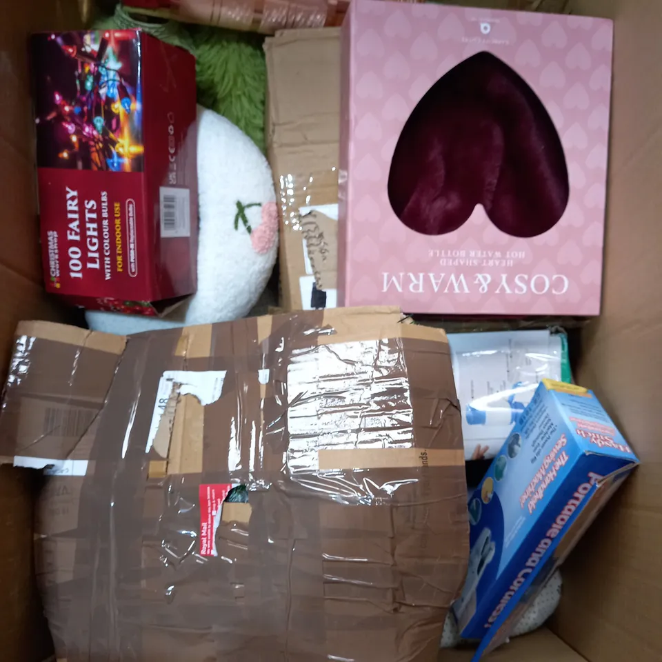 BOX OF APPROXIMATELY 10 ASSORTED ITEMS TO INCLUDE COPPER STYLE BOTTLE, HOT WATER BOTTLE, HAND SEWING MACHINE ETC