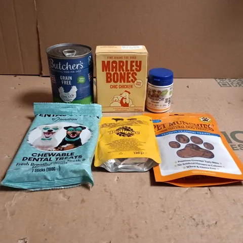 TOTE OF APPROXIMATELY 30 ASSORTED DOG FOOD/RELATED ITEMS TO INCLUDE BUTCHERS, MARLEY BONES, PRODEN PLAQUE OFF POWDER, PEDIGREE, NUTRIPAW DENTAL STICKS ETC