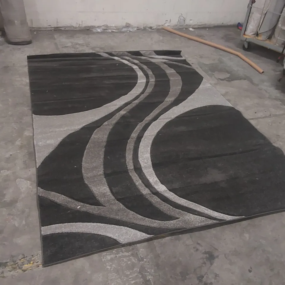 QUALITY DESIGNER AREA RUG - APPROXIMATELY 290 x 200cm