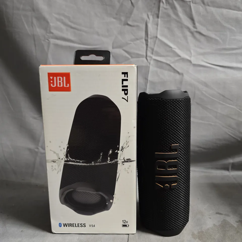 JBL FLIP 7 PORTABLE BLUETOOTH SPEAKER – BLACK