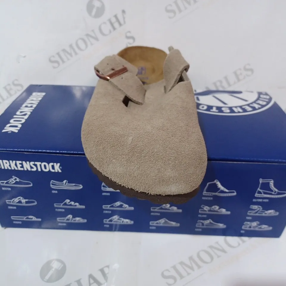 BOXED PAIR OF BIRKENSTOCK BOSTON SLIP-ON SHOES IN STONE COLOUR UK SIZE 4.5
