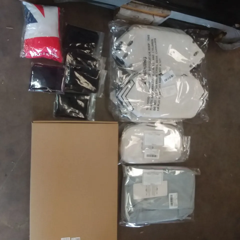 PALLET OF ASSORTED ITEMS INCLUDING J&D TEMPERED GLASS SCREEN PROTECTOR, UNION JACK FLAG, SEATER WOVEN BAG, EASY MAKEUP BAG, LEWONDR PAPER TRAY,LATTICE FRUIT BASKET