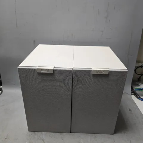 BOXED KEF Q1 META WHITE 