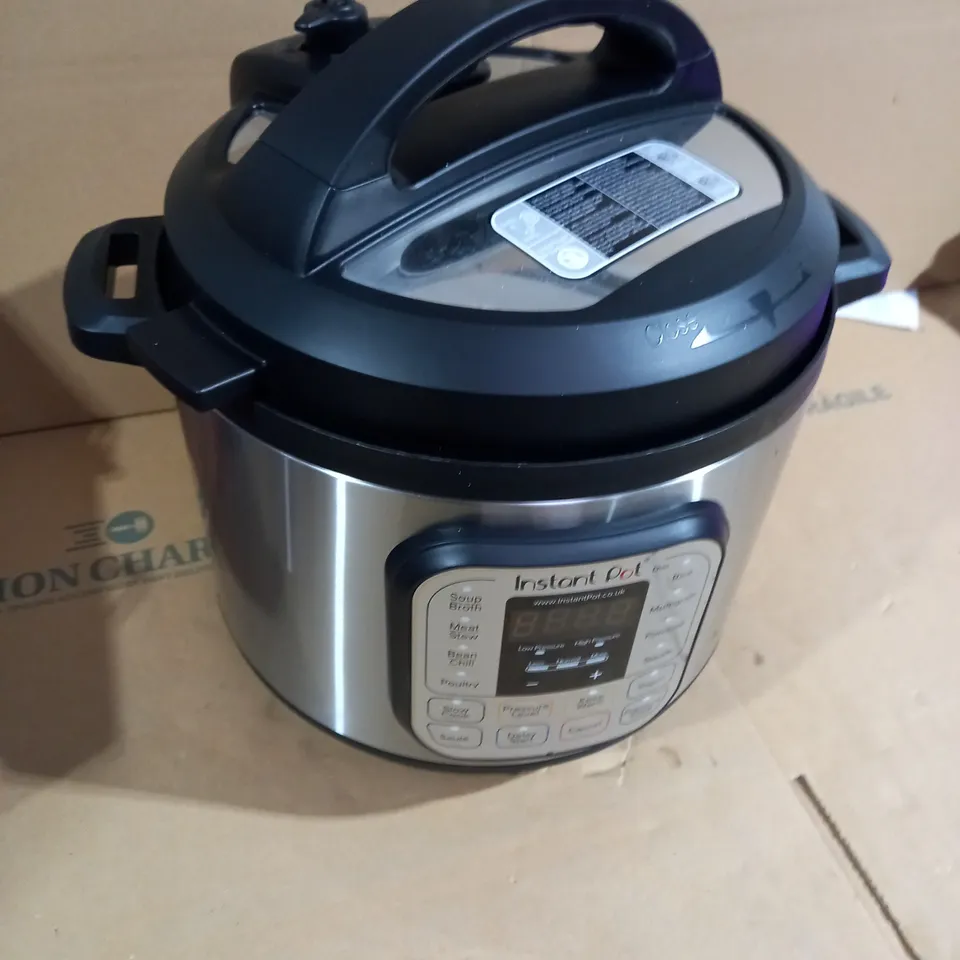 INSTANT POT DUO PRESSURE COOKER