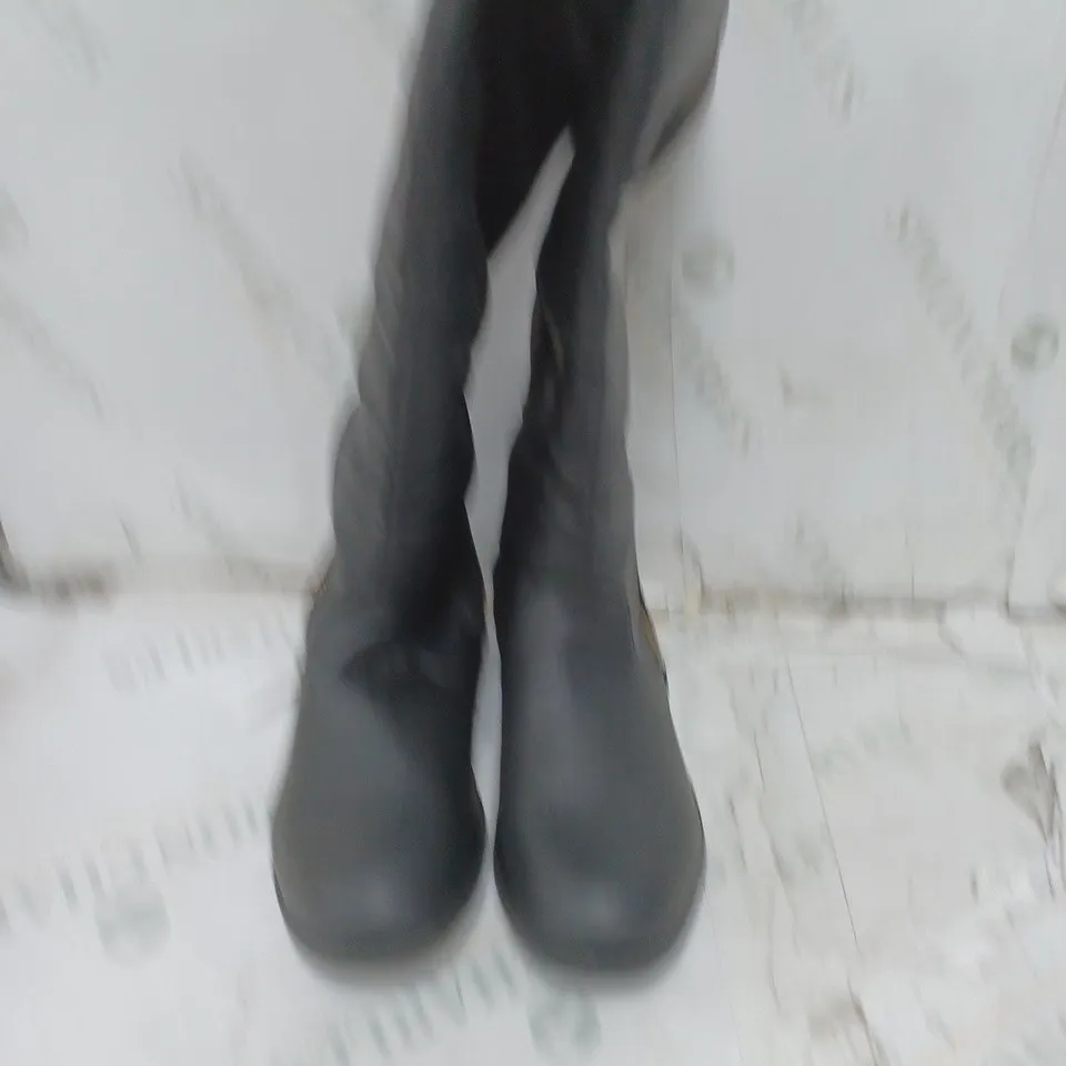 LOT OF 7 PAIRS OF LADIES KNEE HIGH BOOTS