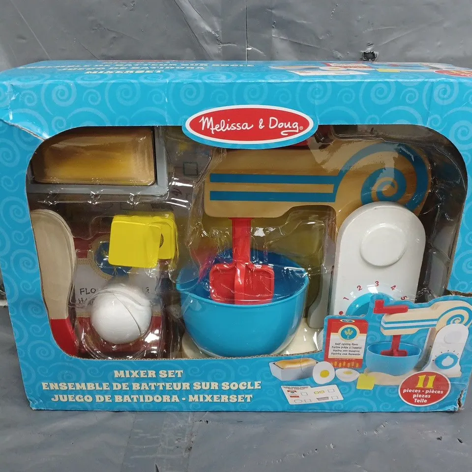 MELISSA & DOUG WOODEN MAKE-A-CAKE MIXER SET RRP £29.99