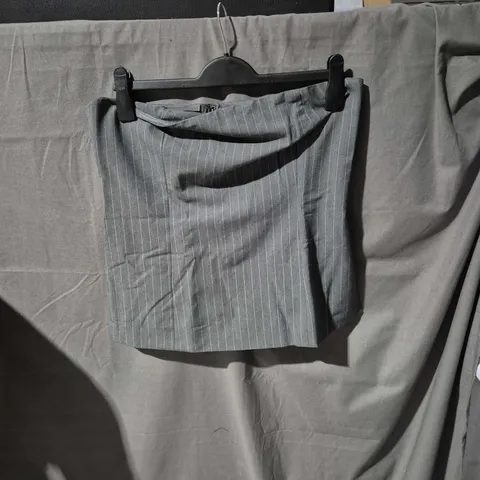 MANGO (MNG) WOMEN’S GREY PINSTRIPE SKIRT – UK SIZE L