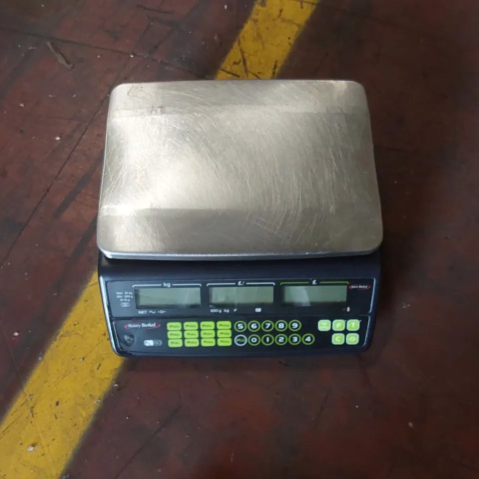 AVERY BERKEL DIGITAL SCALE