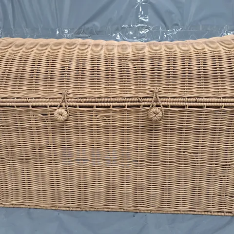 MEDIUM POLY RATTAN STORAGE CHEST