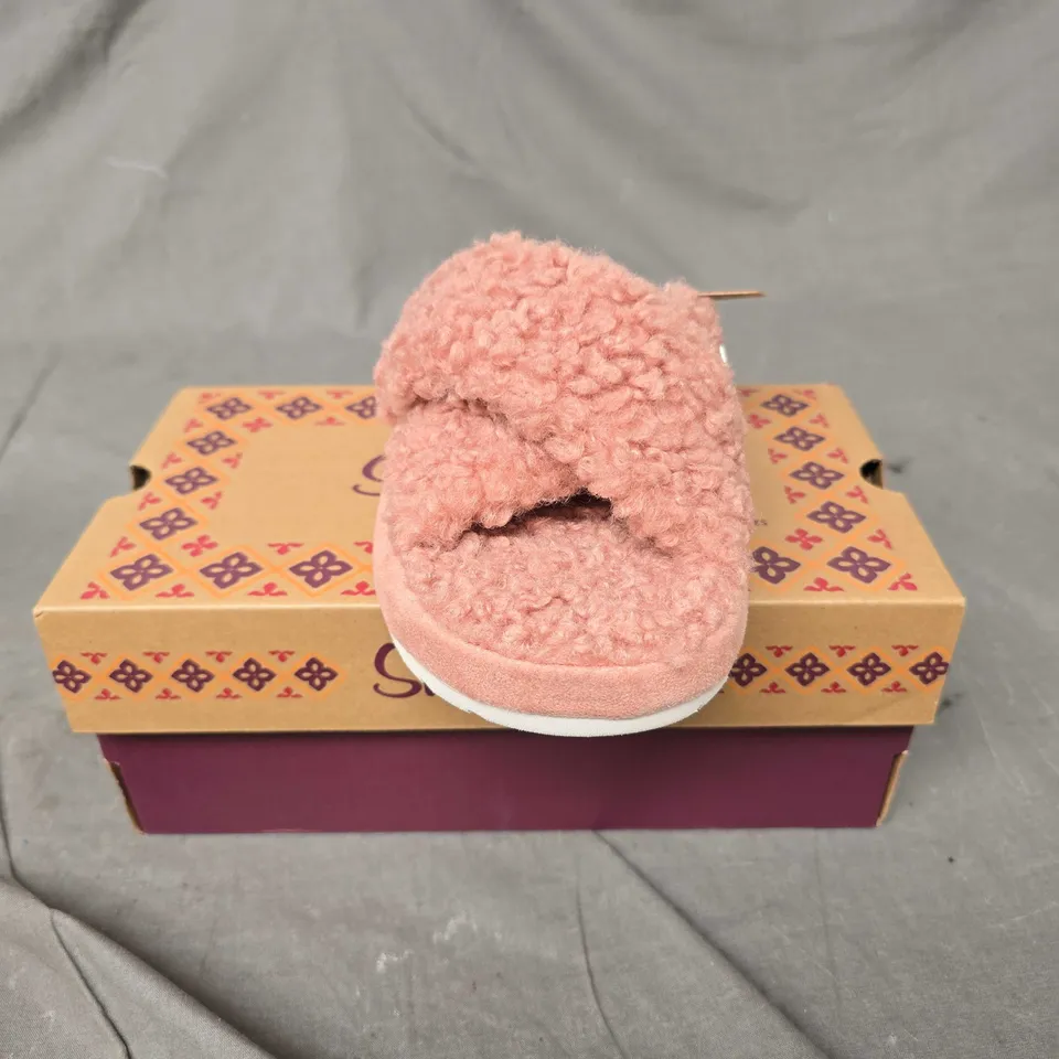 BOXED PAIR OF SKECHERS COZY SLIDE ON SLIPPERS - 5
