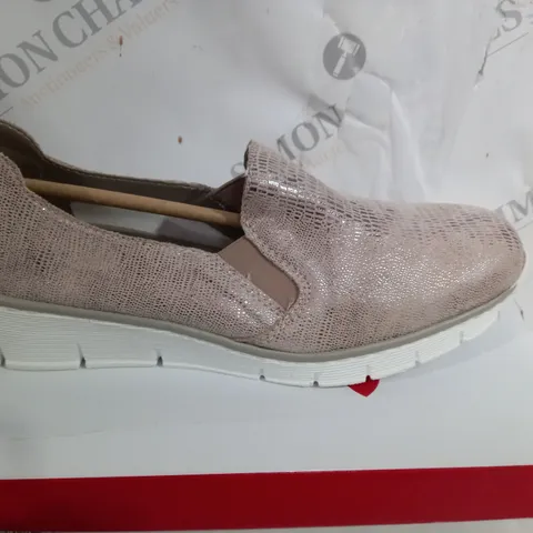 RIEKER ANTISTRESS IN BEIGE SIZE EU 41