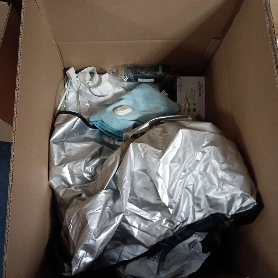 BOX OF APPROXIMATELY 18 ASSORTED ITEMS TO INCLUDE: CLEARBLUE AND CYAN TONER 