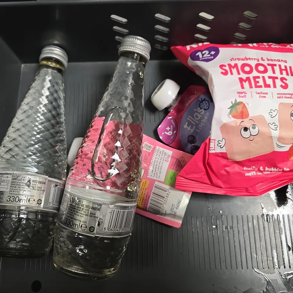APPROXIMATELY 8 ASSORTED FOOD & DRINK ITEMS TO INCLUDE - HEINZ SUMMER FRUIT PORRIDGE , ALPRO GROWING UP ETC