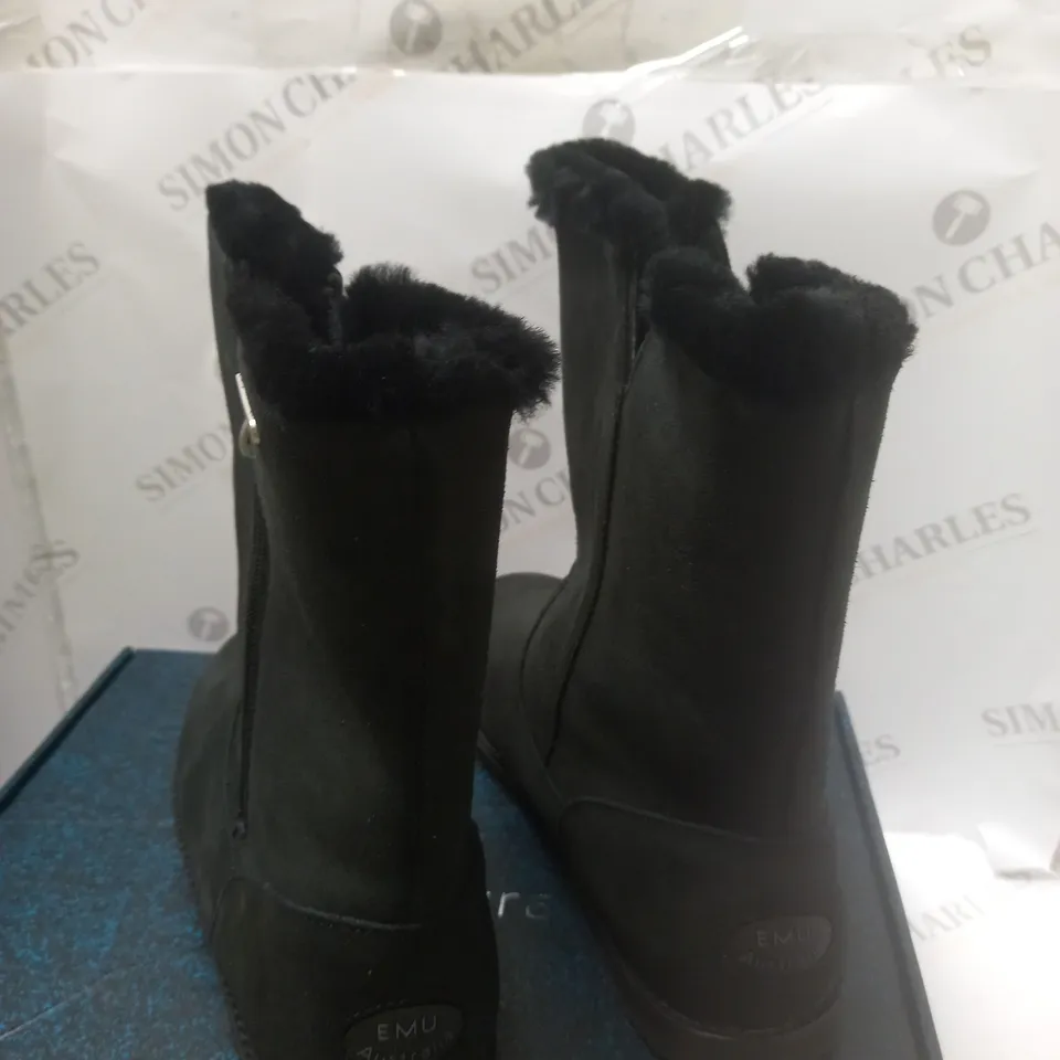 EMU AUSTRALIA GRAVELLY BOOTS BLACK - SIZE 8