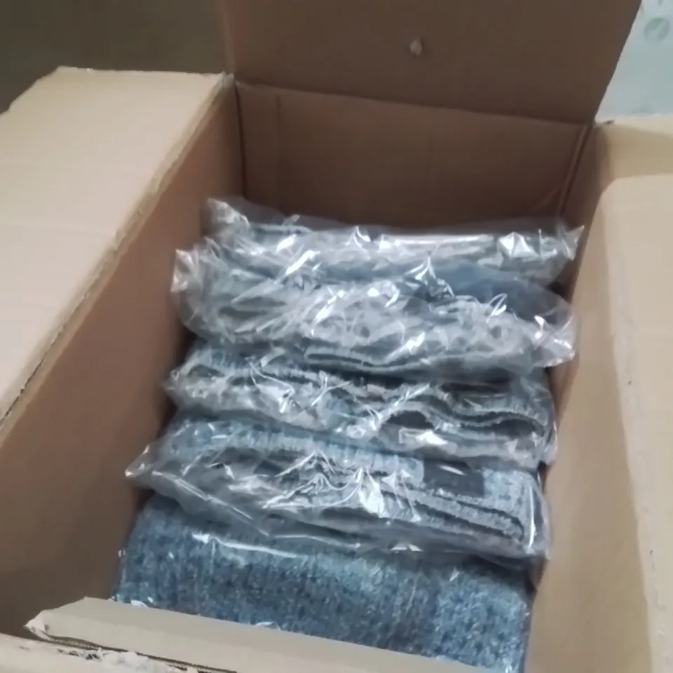 BOX CONTAINING APPROXIMATELY 17 BRAND NEW SIMPLY BE MID BLUE DENIM SKIRT SIZE 26