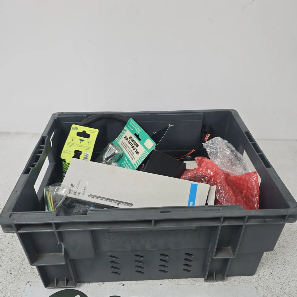 APPROXIMATELY 15 ASSORTED ITEMS INCLUDING SHIMANO CHAIN, A SADDLE MAC AND A UNIVERSAL SELF CUTTING TAP