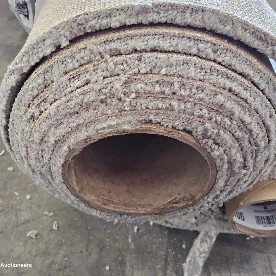 ROLL OF QUALITY HEARTLAND STANKLYN CARPET APPROXIMATELY 5M × 3.5M