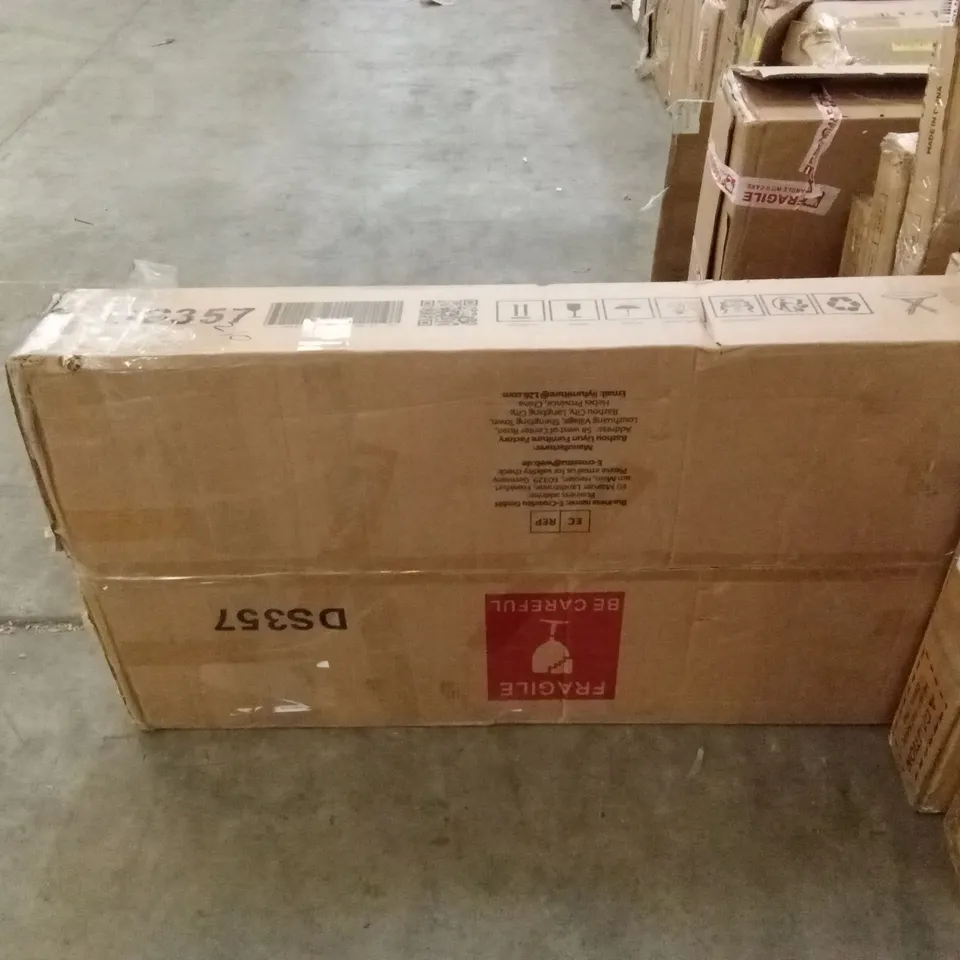 BOXED DINING TABLE (1 BOX)