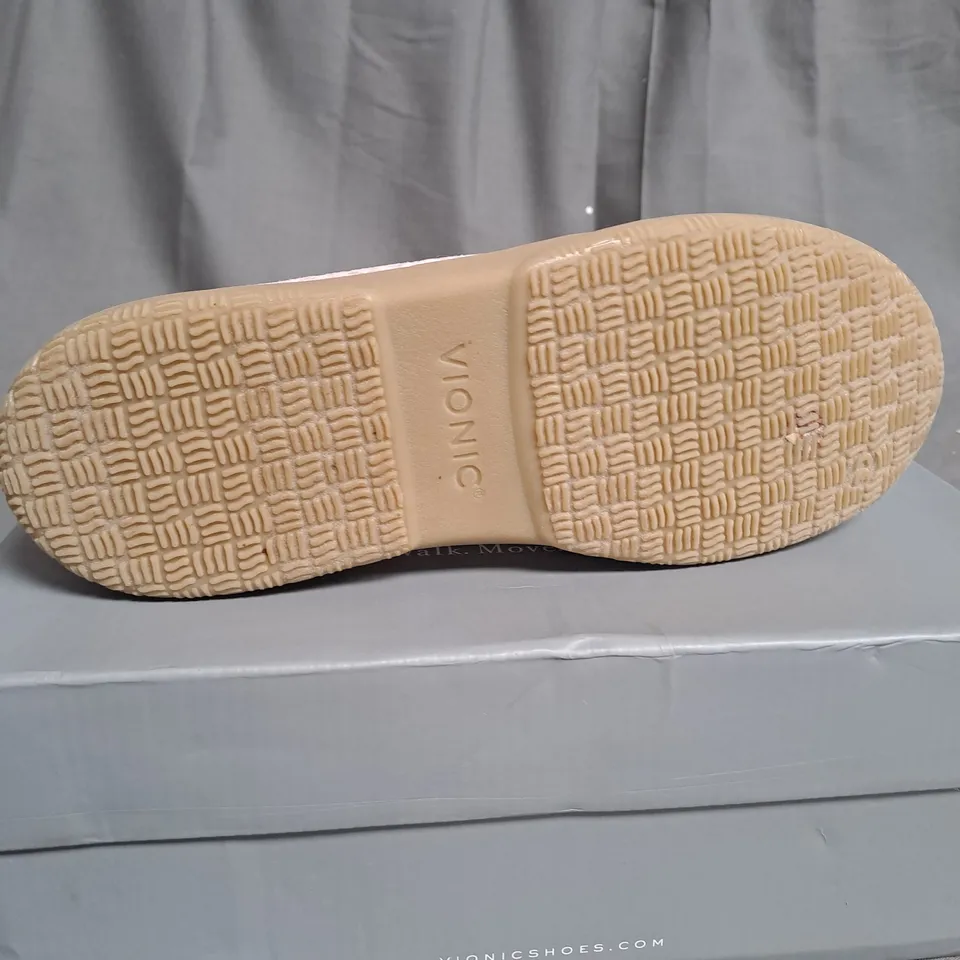 BOXED PAIR OF VIONIC SLIPPERS - UK SIZE 4.5