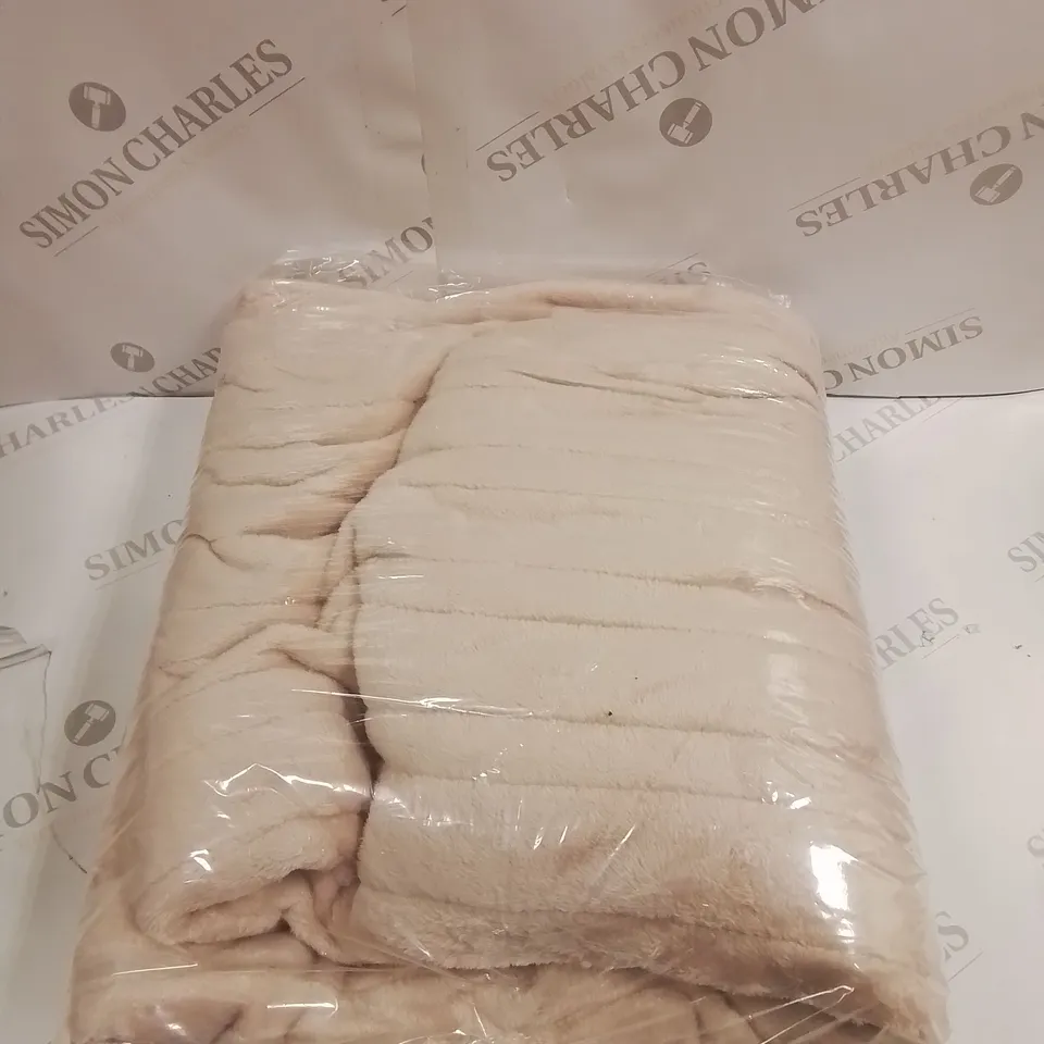 COZEE HOME VELVET SOFT HEATED BLANKET IN PINK