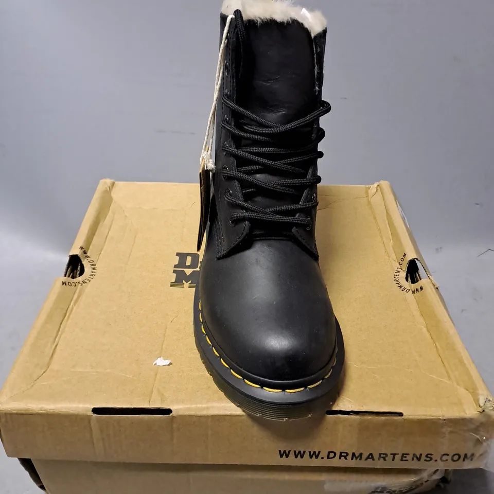 BOXED DR MARTENS BLACK SERENA BOOTS - UK 5 