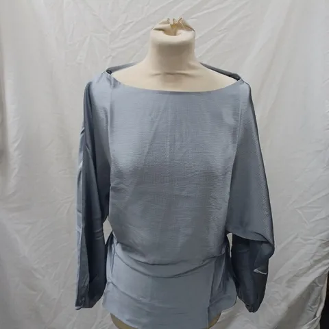 H&M SILVER TSHIRT SIZE M