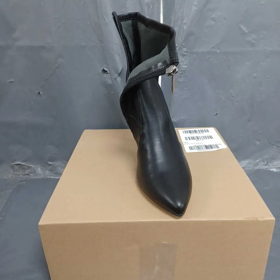 V BY VERY SOCK POINT HEELED PU ANKLE BOOT - BLACK SIZE 7 RRP £40