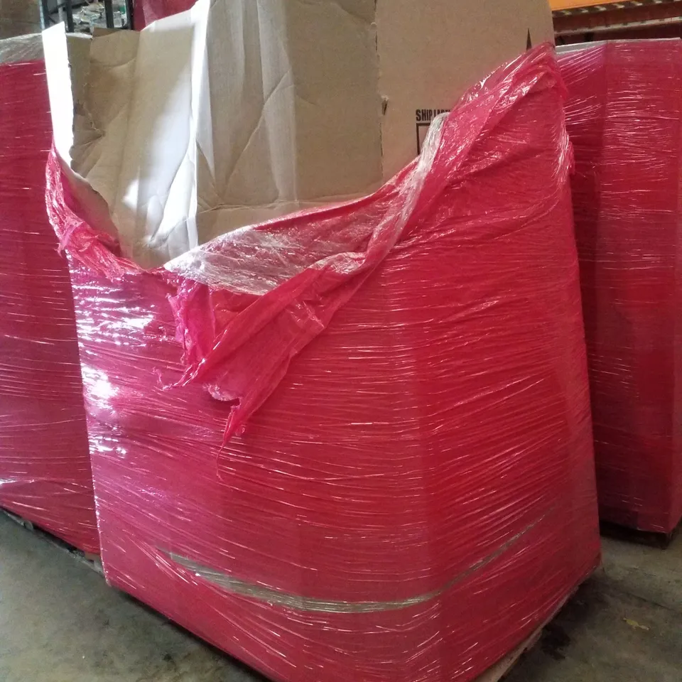 PALLET CONTAINING ASSORTED PRODUCTS INCLUDING TRUNKI KIDS SUITCASE, CHRISTMAS TREE 1.8M, LAPTOP SLEEVE, FLOORING CUTTER & PRIVACY SCREEN 