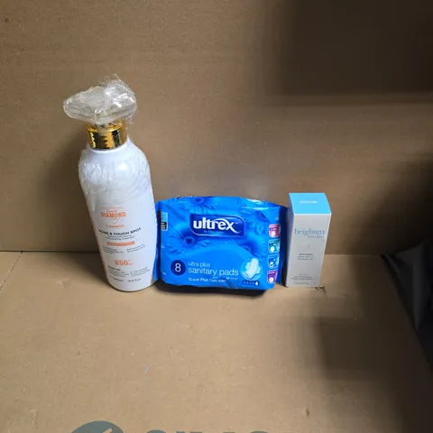 APPROXIMATELY 15 ASSORTED HEALTH & BEAUTY PRODUCTS TO INCLUDE SD DIAMOND ACNE BODY LOTION, SANITARY PADS, BRIGHTEN MY DAY MOISTURISER ETC - COLLECTION ONLY