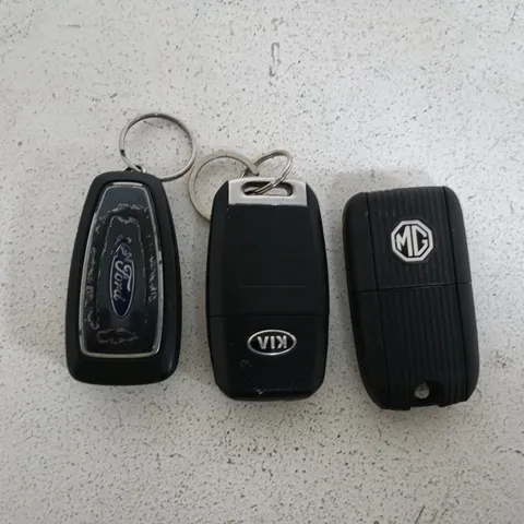 Set of 3 car keys / fobs – Ford, Kia & MG