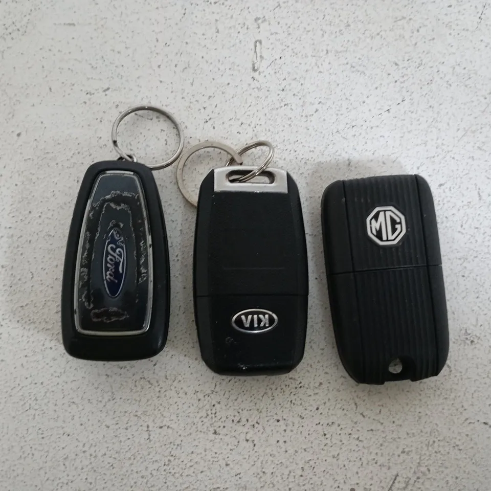 Set of 3 car keys / fobs – Ford, Kia & MG