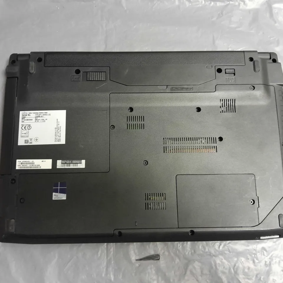 FUJITSU LIFEBOOK A514 IN BLACK 
