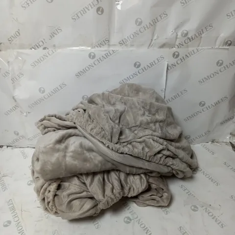 COZEE HOME FLEECE DOUBLE BED SHEET