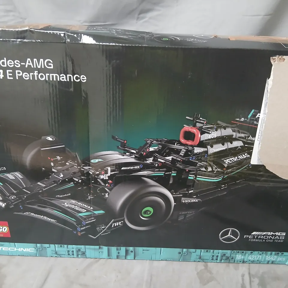 LEGO TECHNIC MERCEDES-AMG F1 W14 E PERFORMANCE SET – BOXED