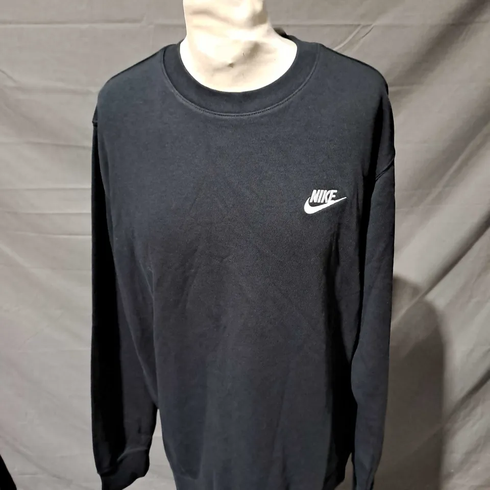 NIKE LOGO SWEATSHIRT SIZE M