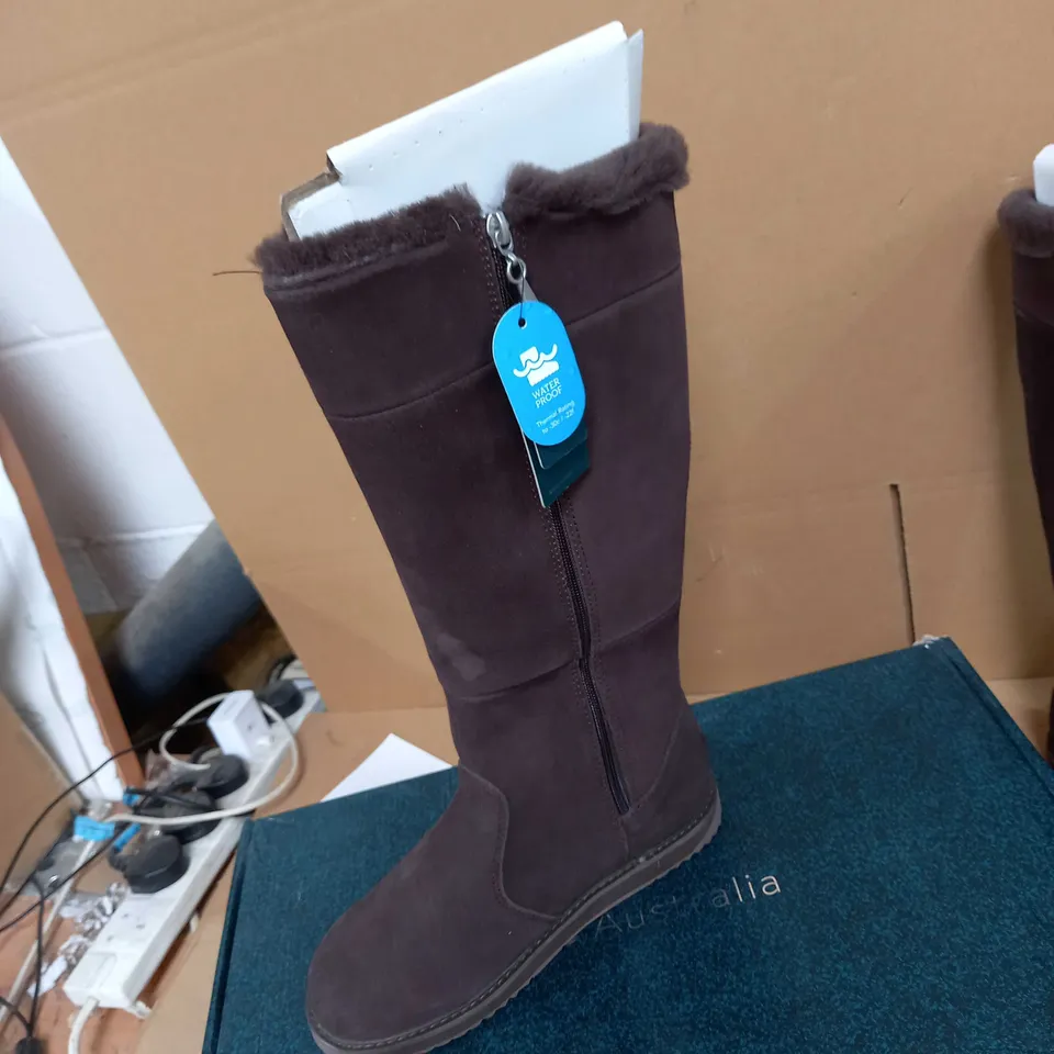EMU MOONTA BOOTS ESPRESSO - SIZE 6