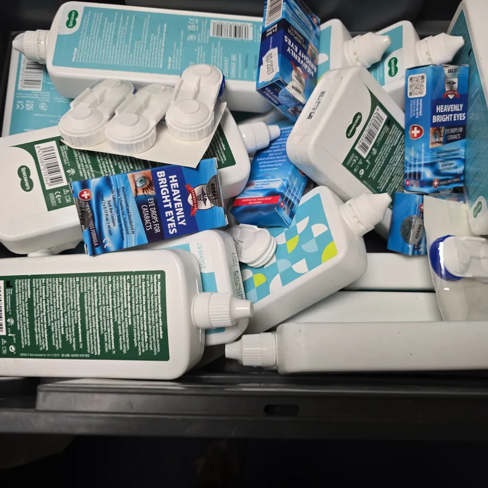 APPROXIMATELY 15 ASSORTED VISION CARE ITEMS TO INCLUDE - SPECSAVERS EASY VISION EASI PURPOSE , SPECSAVERS ALL PURPOSE ETC