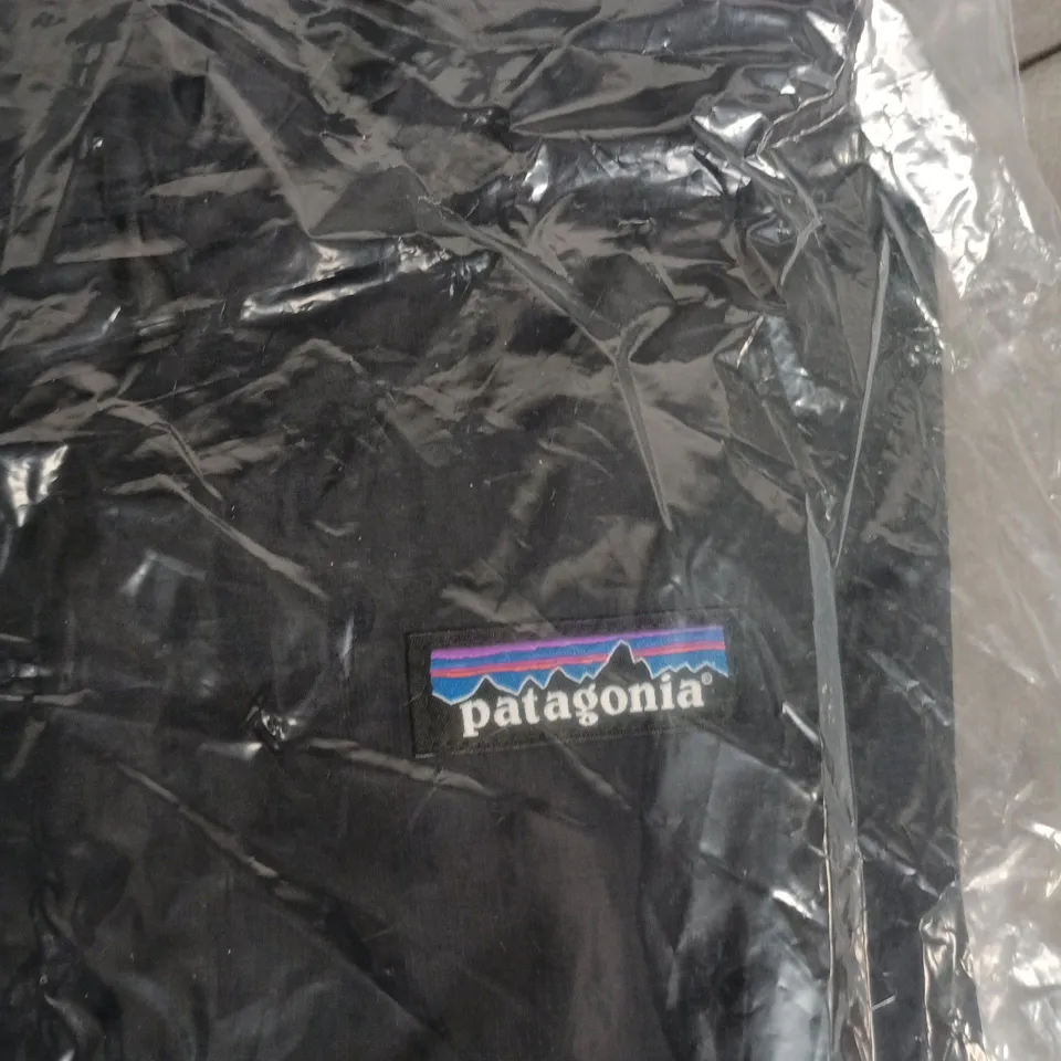 BAGGED PATAGONIA MEN'S TORRENT SHELL 3L RAIN JACKET – BLACK, XL