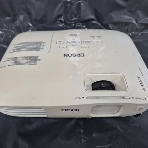 EPSON H311B LCD PROJECTOR