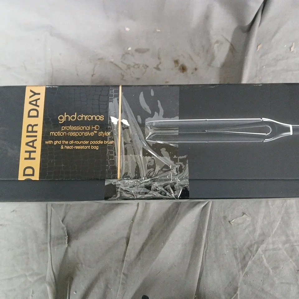 GHD CHRONOS PROFESSIONAL HD MOTION-RESPONSIVE STYLER – BOXED WITH PADDLE BRUSH & HEAT-RESISTANT BAG