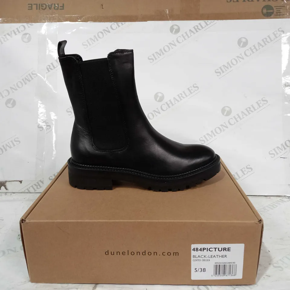BOXED PAIR OF DUNE LONDON CLEATED CHELSEA LEATHER BOOTS IN BLACK UK SIZE 5