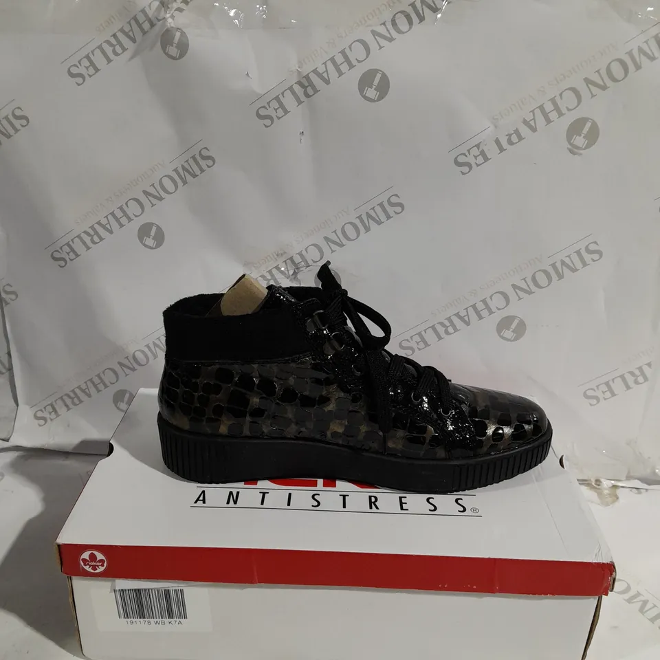 RIEKER TRAINER BOOT SIDE ZIP BLACK PATENT MULTI COLOURED - SIZE UK 7.5 - BOXED 