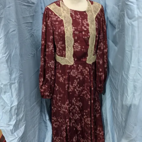 PER UNA WOMEN’S BURGUNDY FLORAL DRESS WITH LACE PANELS – UK 10 (REGULAR)