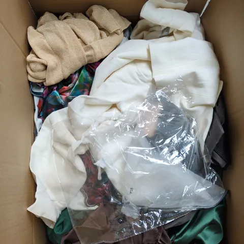 BOX OF APPROXIMATELY 20 ASSORTED CLOTHING ITEMS TO INCLUDE: REEBOK JUMPER