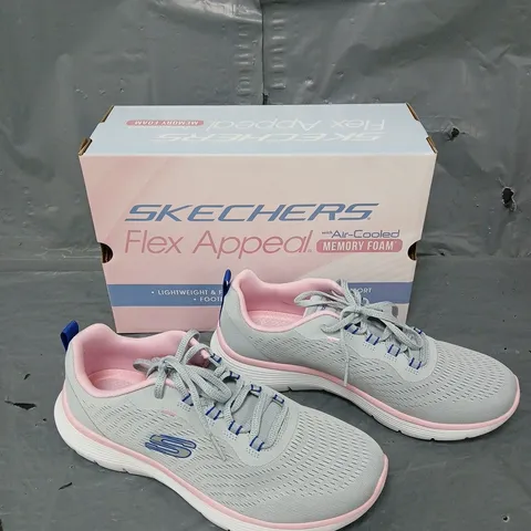 BOXED PAIR OF SKECHERS FLEX APPEAL LACE UP WOMENS TRAINERS UK 7
