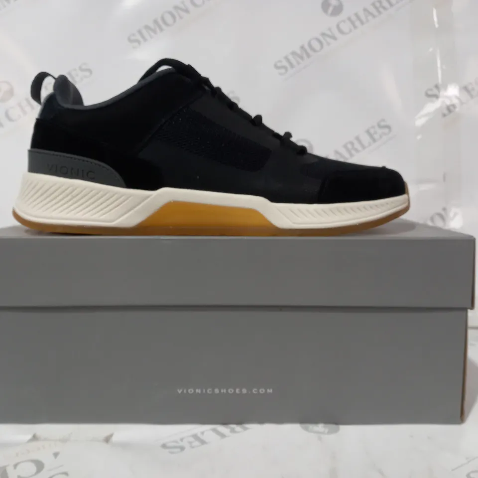 BOXED PAIR OF VIONIC EMBRACE FEARLESS TRAINERS IN BLACK UK SIZE 5.5