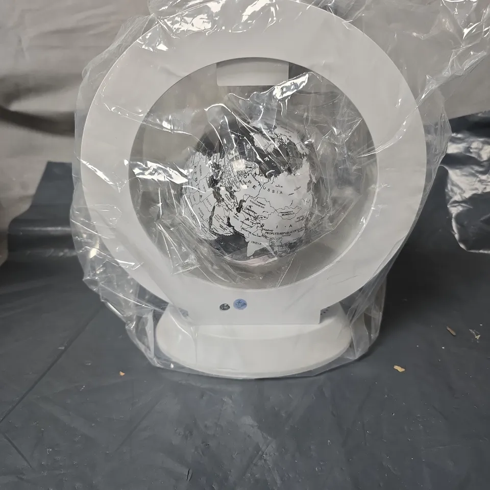 LEVITATING GLOBE WITH STAND – 106MM GLOBE, AUTOMATIC ROTATION (BOXED)