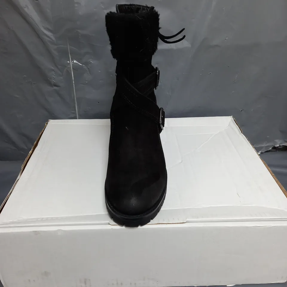 RUTH LANGSFORD CASUL SUEDE BOOTS BLACK SIZE 8