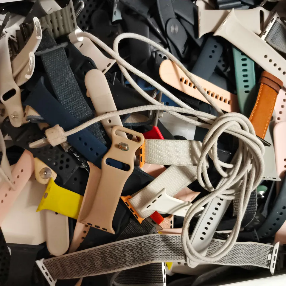 BOX TO CONTAIN LARGE QUANTITY OF ASSORTED LOOSE WATCH BANDS IN VARIOUS COLOURS